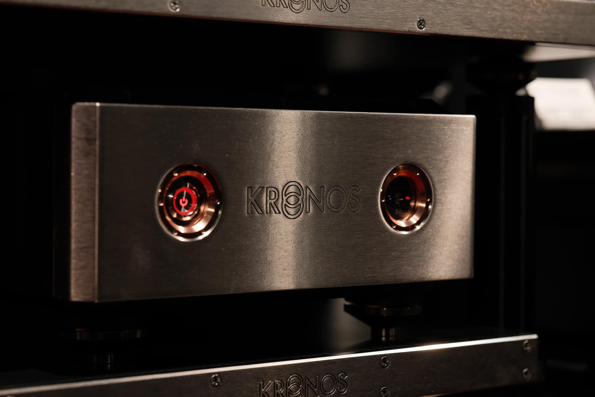 Discovery turntable close-up