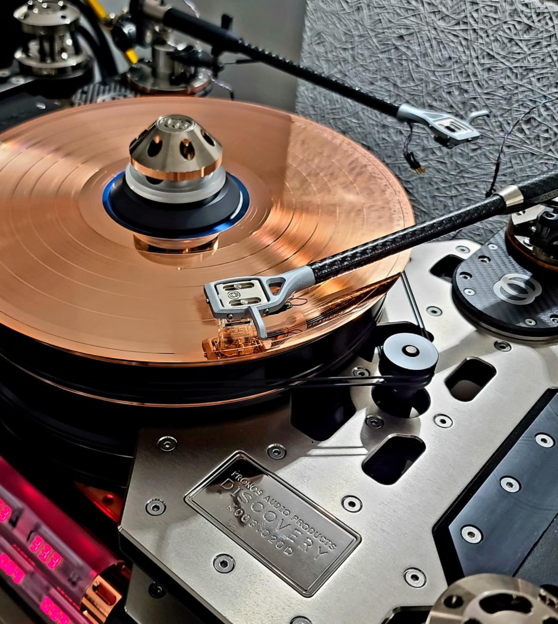 Discovery turntable detail