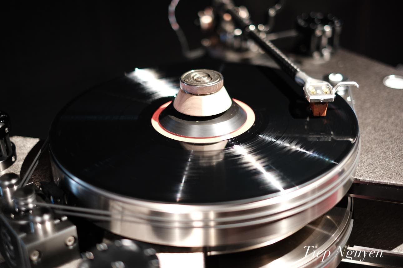 Kronos Pro turntable
