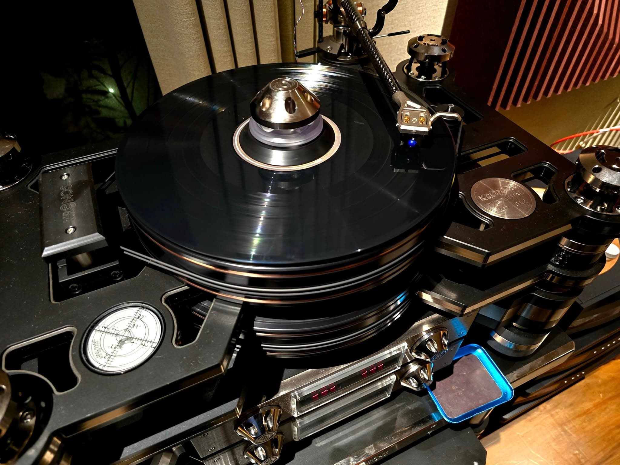 Perpetual amplifier detail
