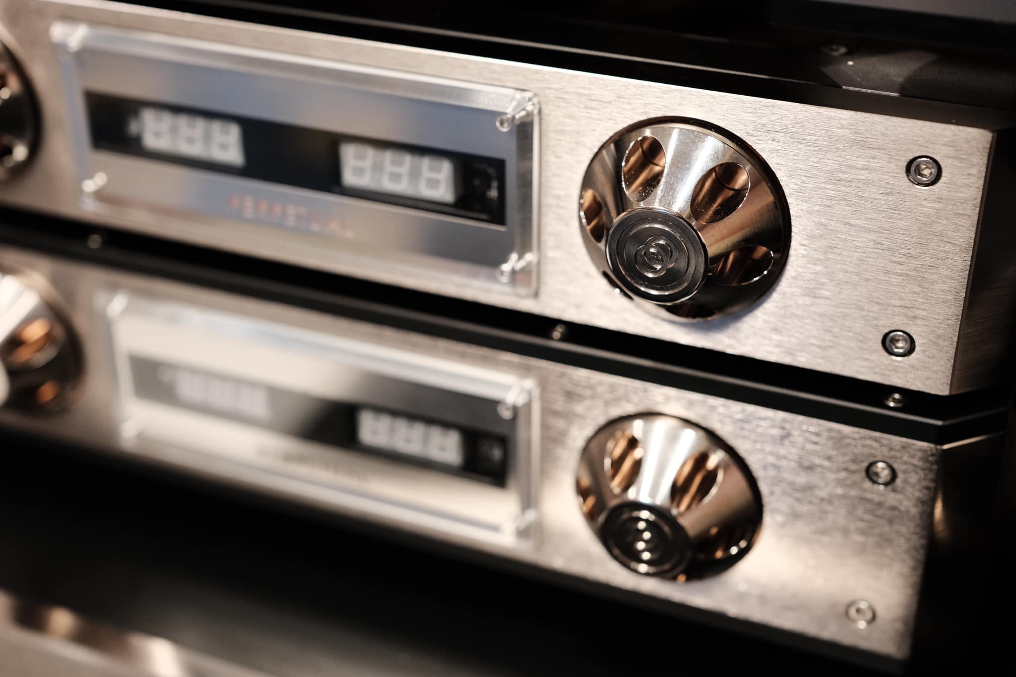 Phono amplifier side view