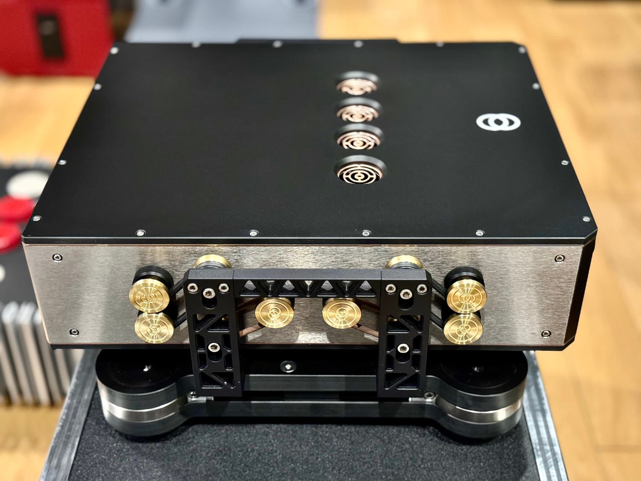 Phono detail